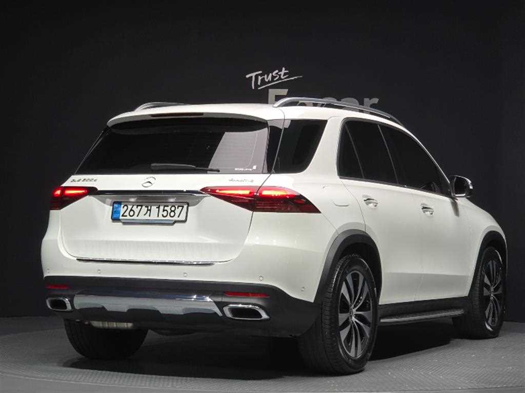 Mercedes Benz GLE Class - Vista 2