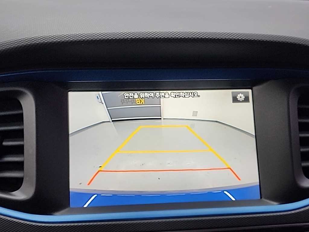 HYUNDAI Ioniq - Vista 10