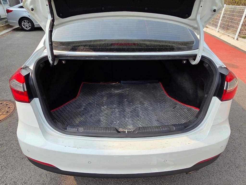 KIA K3 2014 Blanco - Importación desde Corea - HF Imports Iquique - Foto 15