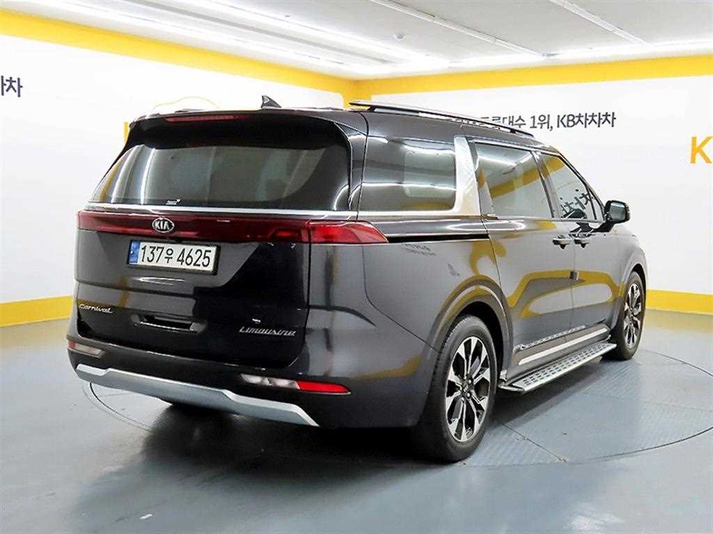 KIA Carnival - Vista 4