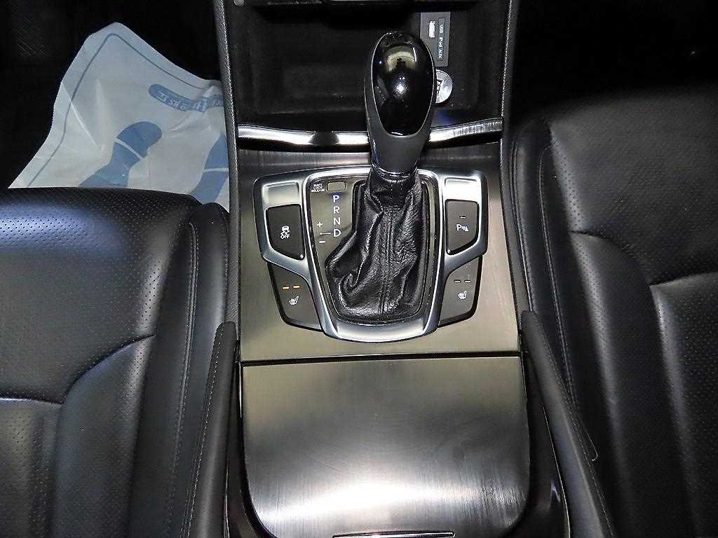 HYUNDAI Grandeur - Vista 12