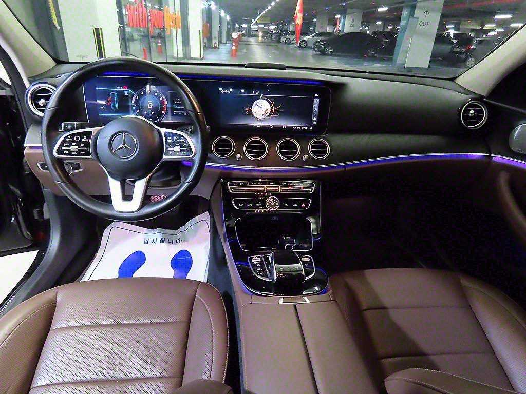 Mercedes Benz E class - Vista 10