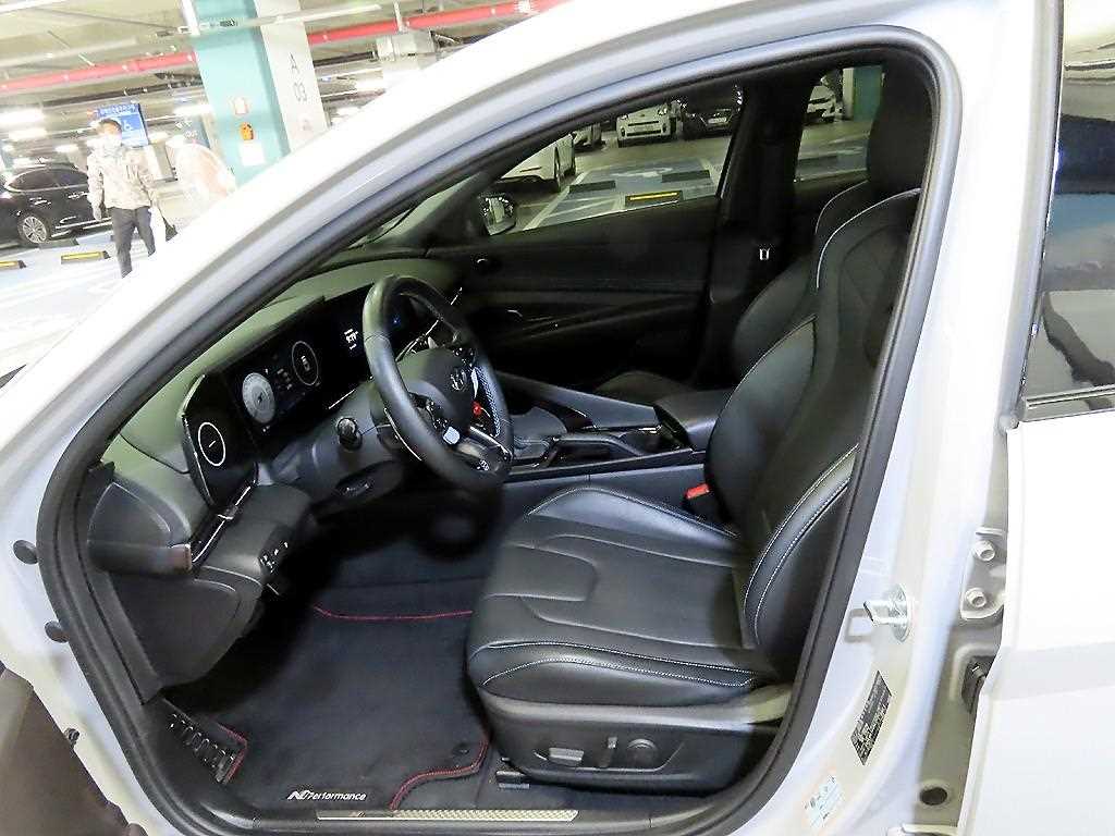 HYUNDAI Avante - Vista 6