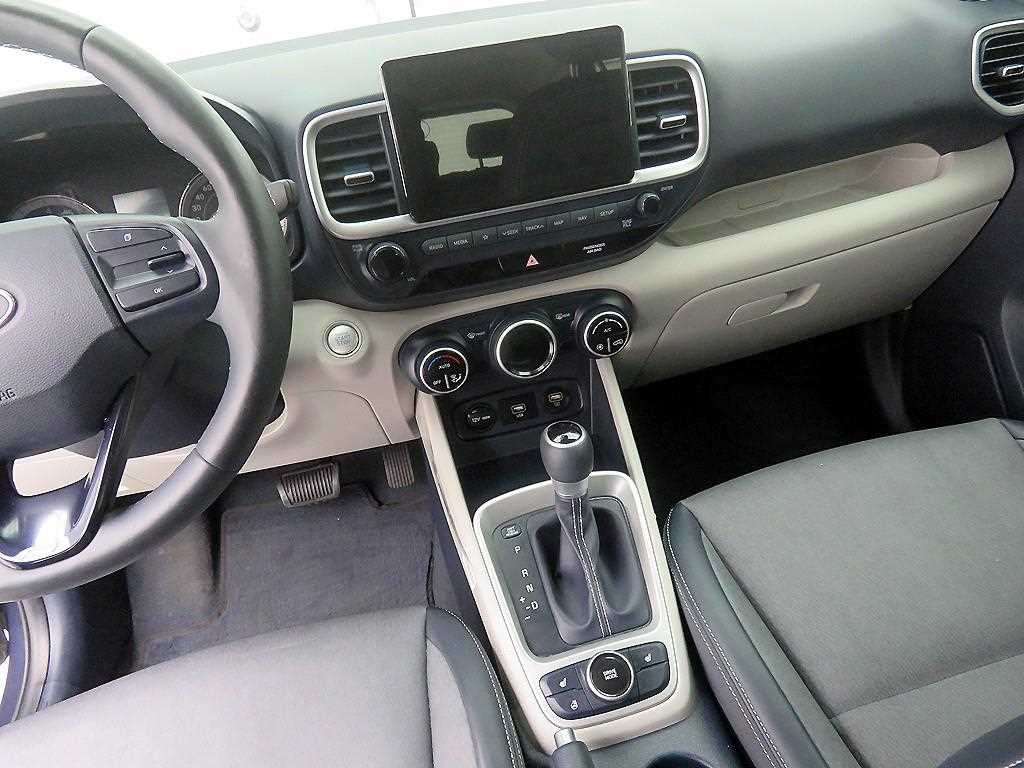 HYUNDAI Venue - Vista 10