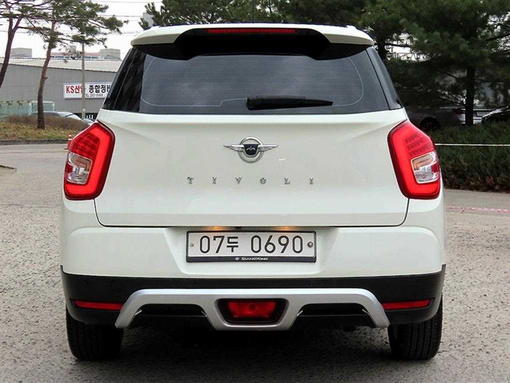 Ssangyong Tivoli - Vista 4