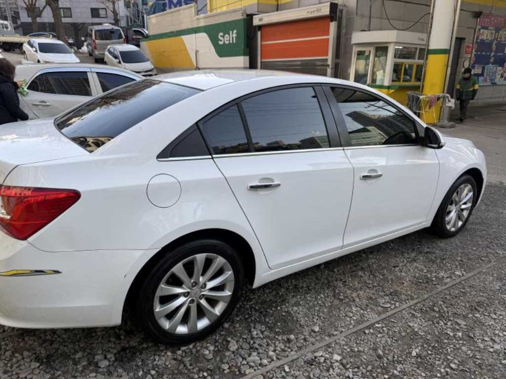 Chevrolet Cruise - Vista 3