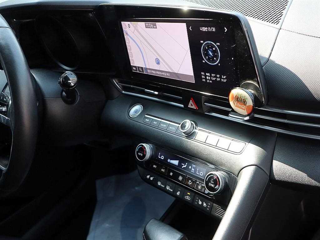 HYUNDAI Avante - Vista 11