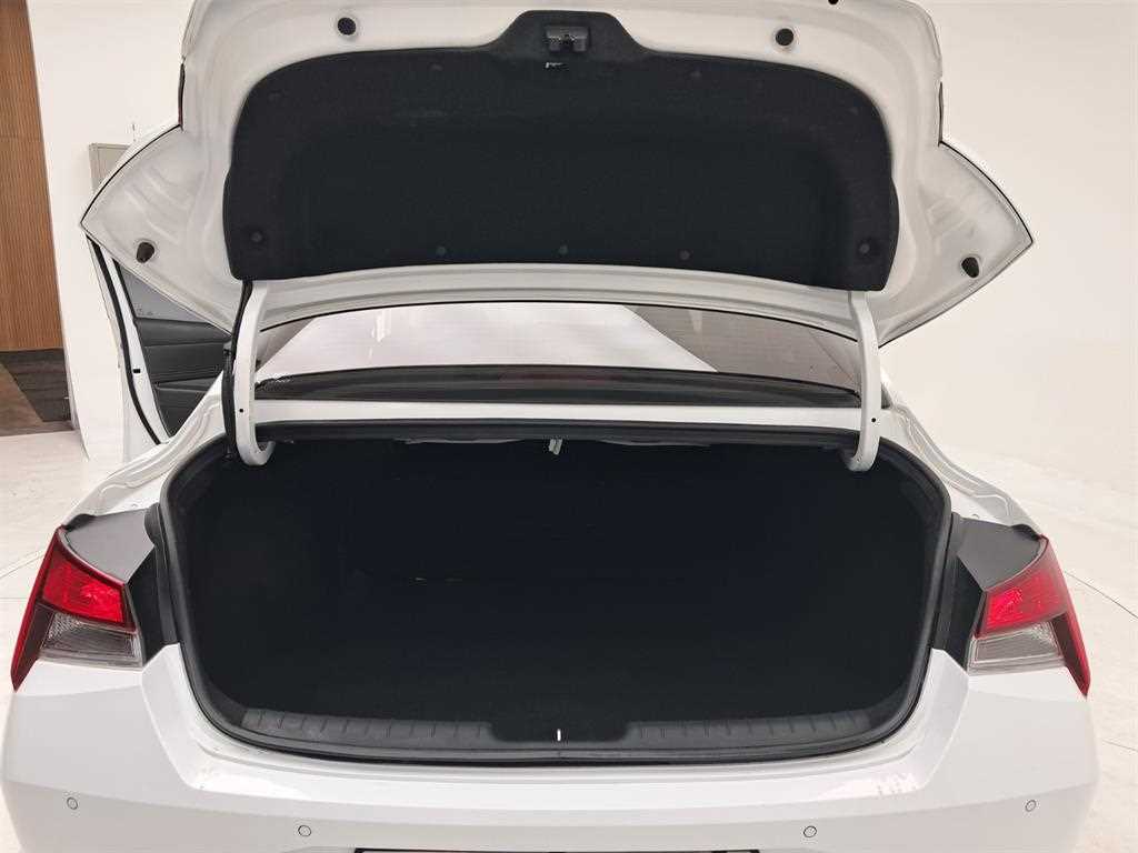 HYUNDAI Avante 2023 Blanco - Importación desde Corea - HF Imports Iquique - Foto 17