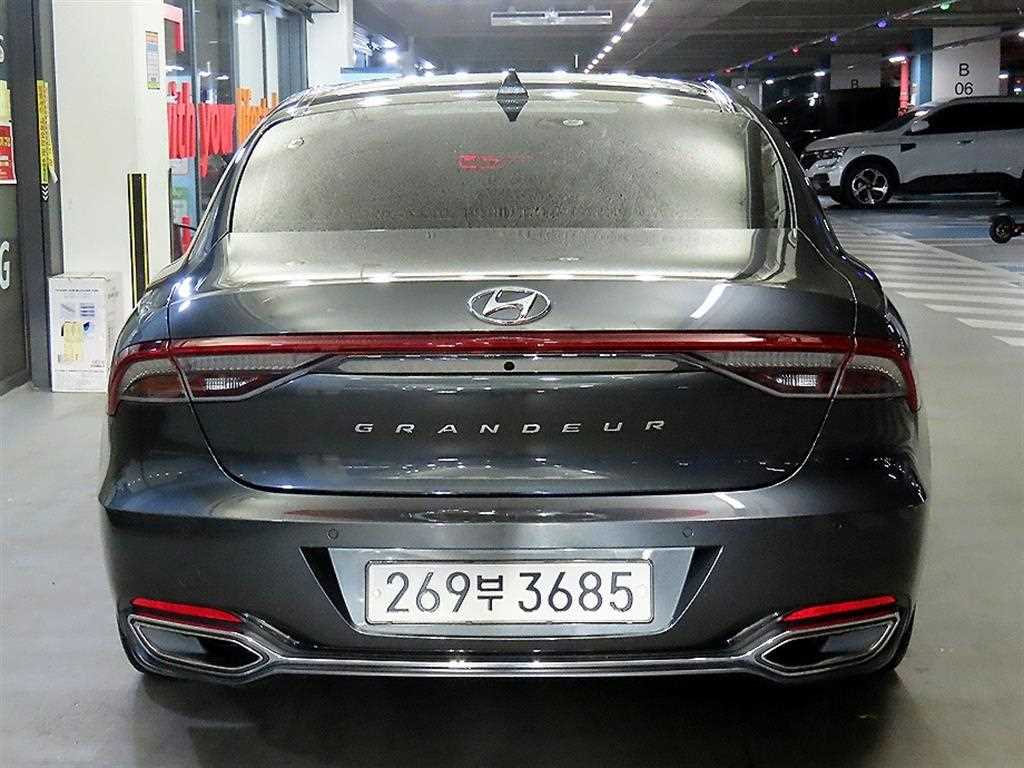 HYUNDAI Grandeur - Vista 5