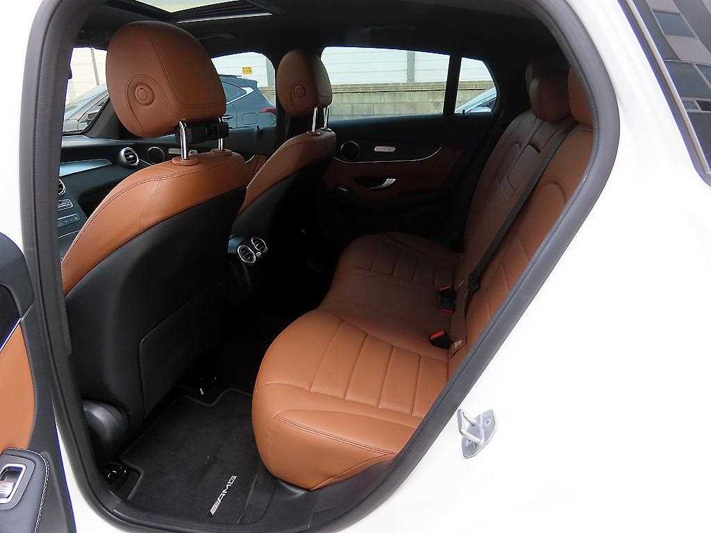 Mercedes Benz GLC Class - Vista 6