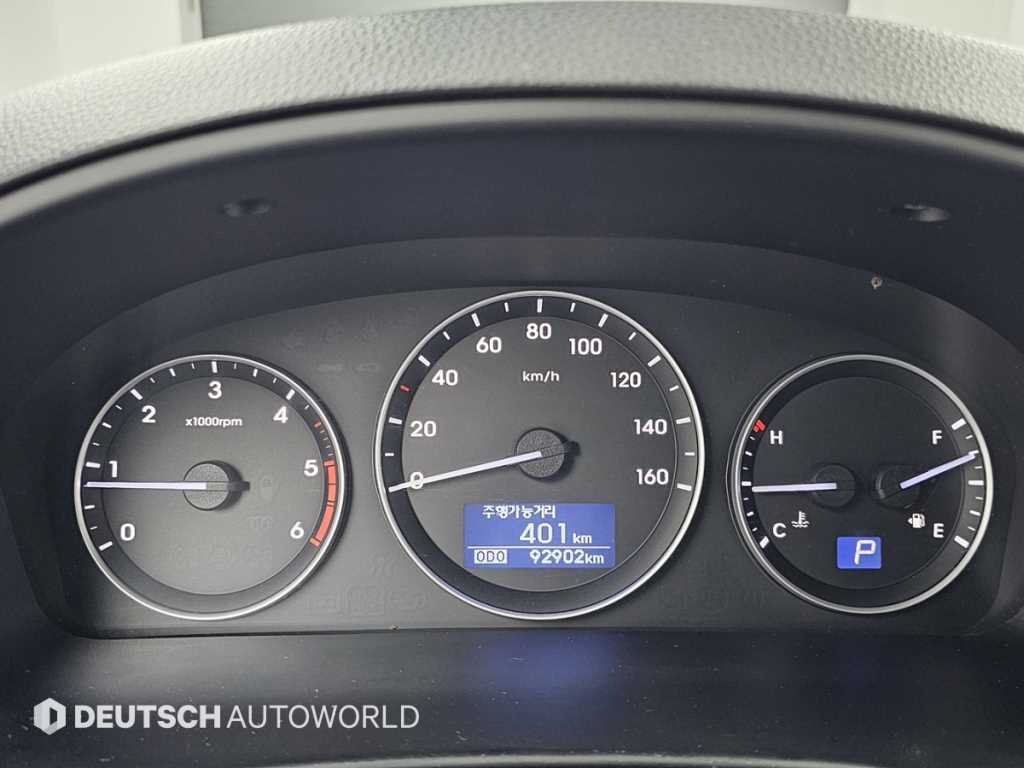 HYUNDAI Starex - Vista 5