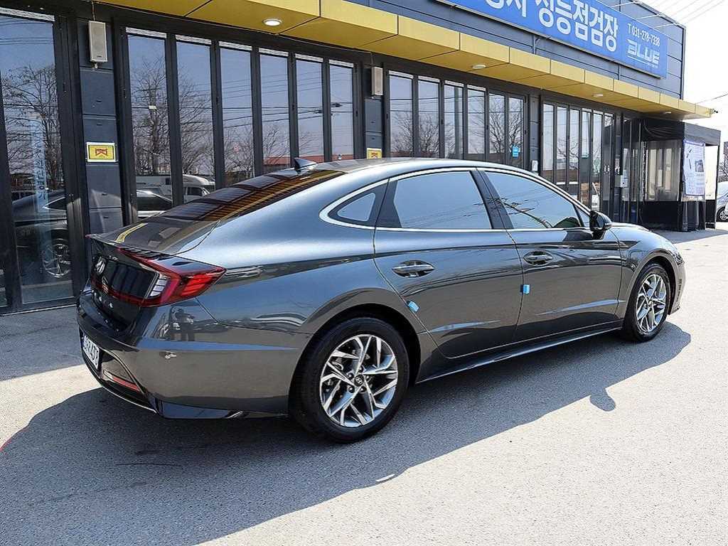 HYUNDAI Sonata - Vista 4
