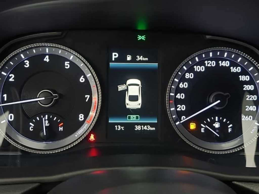 HYUNDAI Sonata - Vista 6