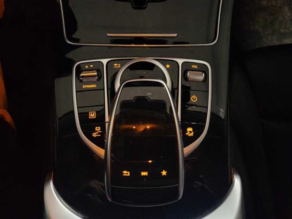 Mercedes Benz GLC Class - Vista 12