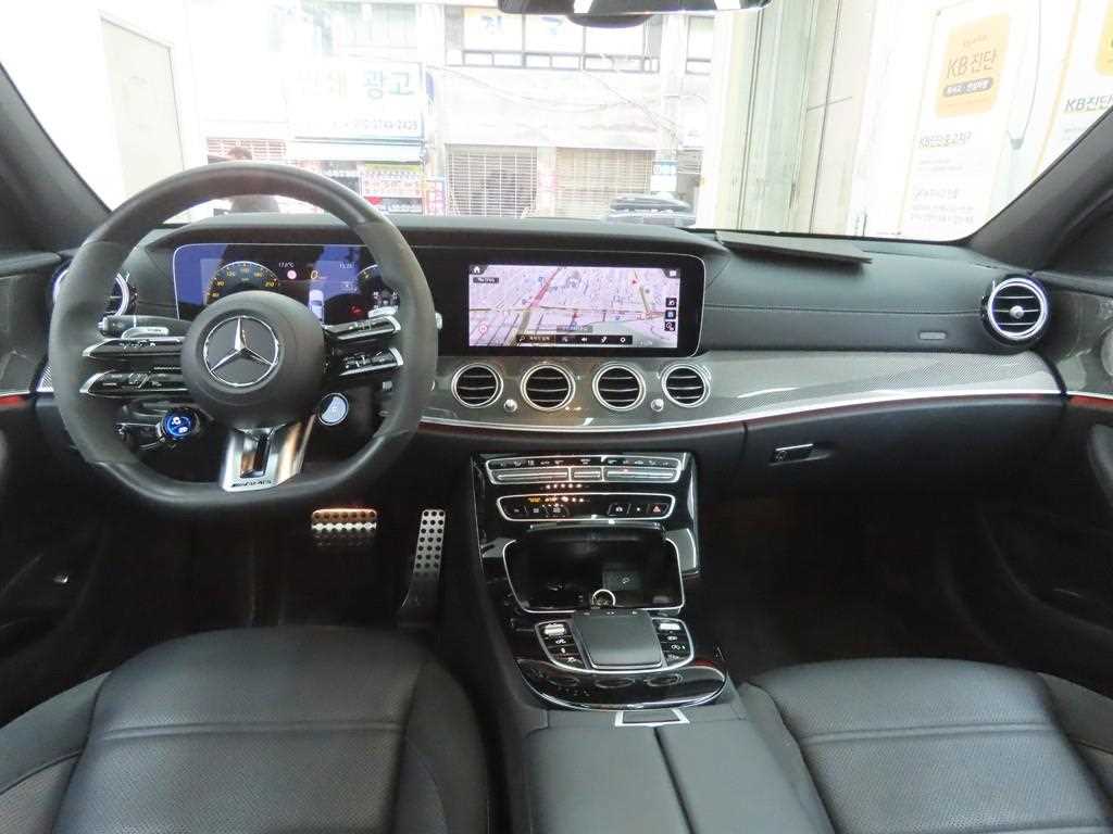 Mercedes Benz E class - Vista 7