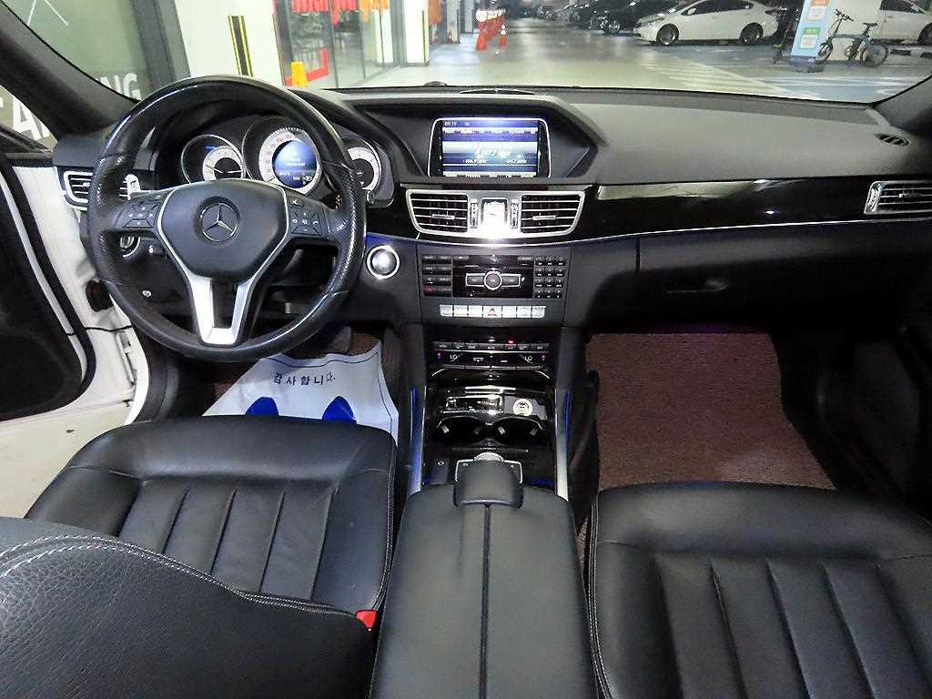 Mercedes Benz E class - Vista 10