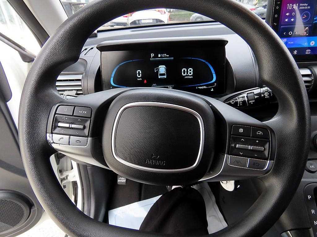 HYUNDAI Casper - Vista 8