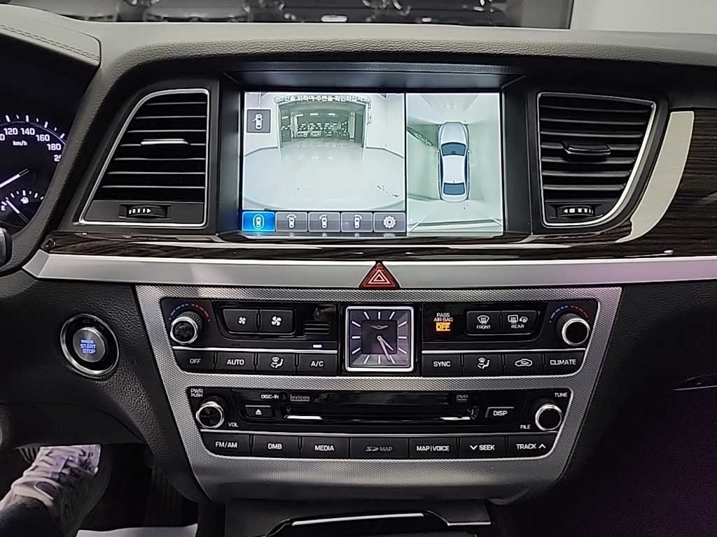 Genesis G80 - Vista 10