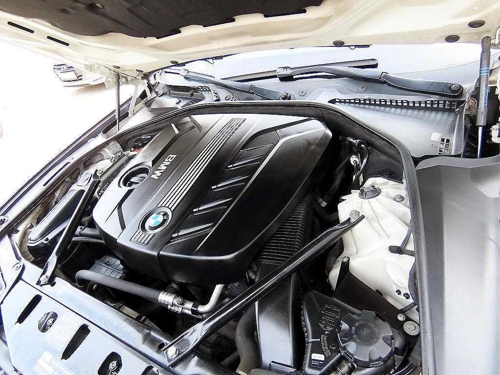 BMW 5 Series 2012 Blanco - Importación desde Corea - HF Imports Iquique - Foto 19