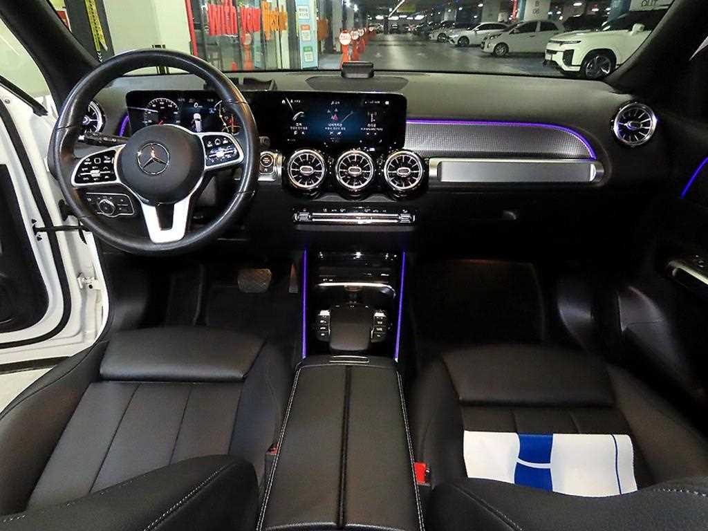 Mercedes Benz GLB Class - Vista 10