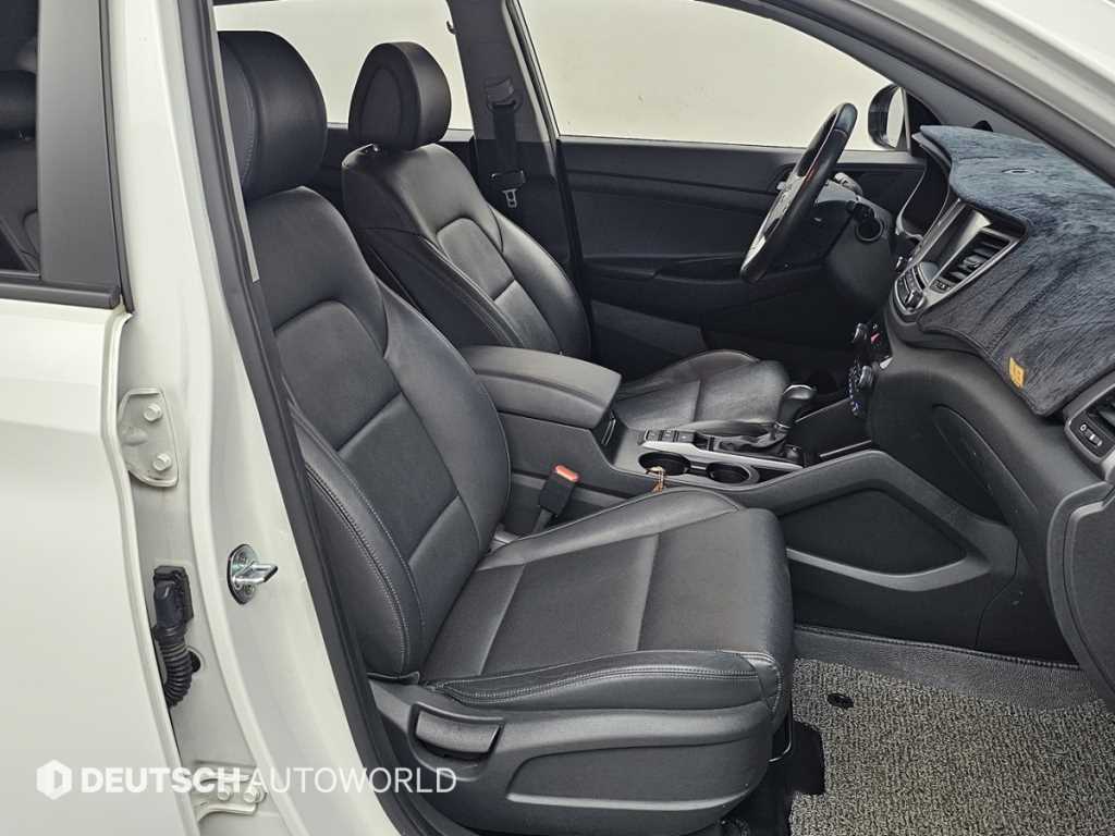 HYUNDAI Tucson - Vista 10