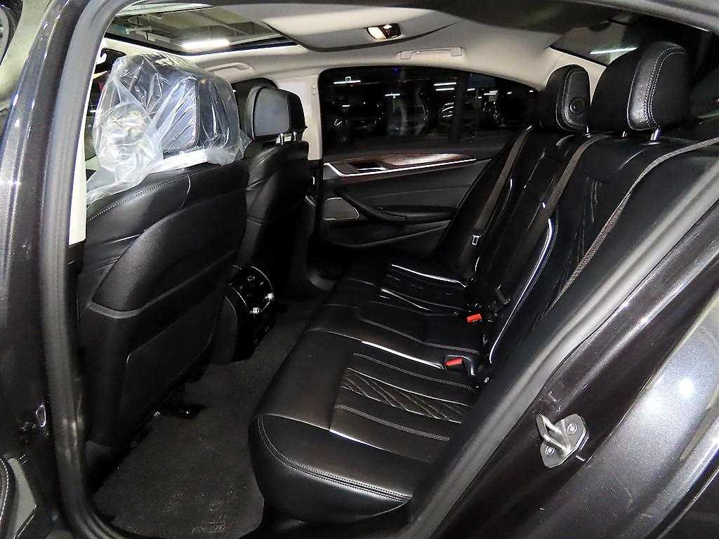 BMW 5 Series - Vista 7