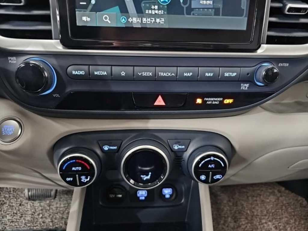 HYUNDAI Venue - Vista 11