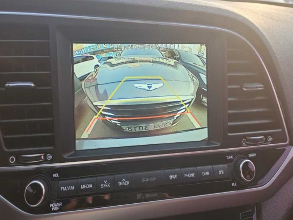 HYUNDAI Avante - Vista 11