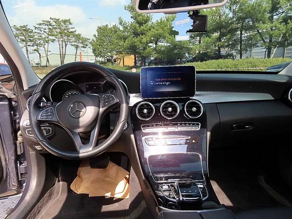 Mercedes Benz C Class - Vista 7