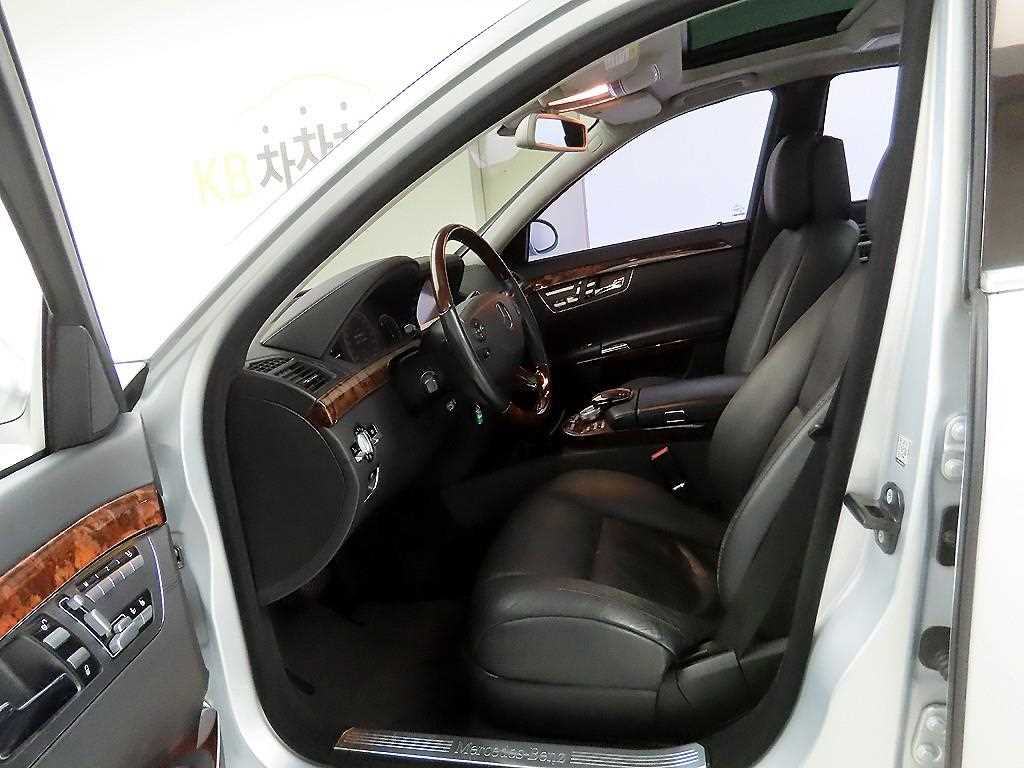 Mercedes Benz S Class - Vista 12