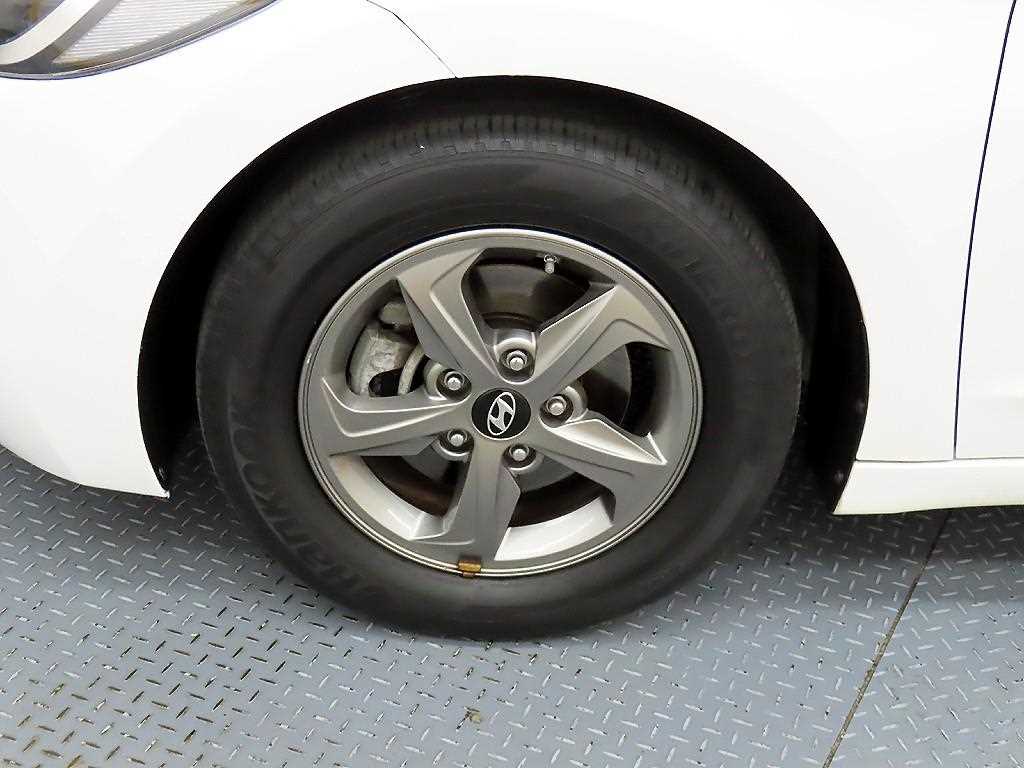 HYUNDAI Avante 2017 Blanco - Importación desde Corea - HF Imports Iquique - Foto 20