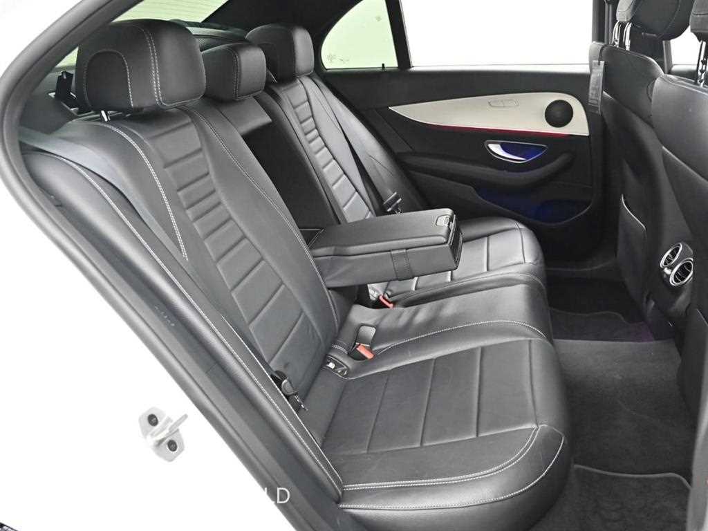 Mercedes Benz E class - Vista 12