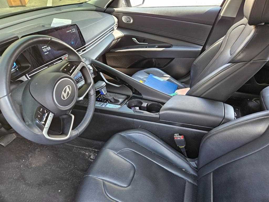 HYUNDAI Avante - Vista 7