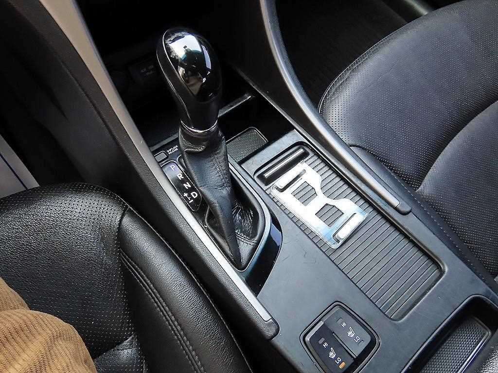 HYUNDAI Sonata - Vista 10