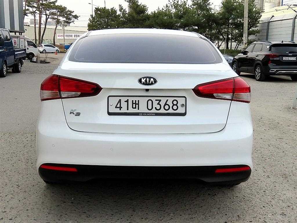 KIA K3 - Vista 4