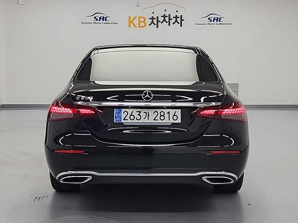 Mercedes Benz E class - Vista 3