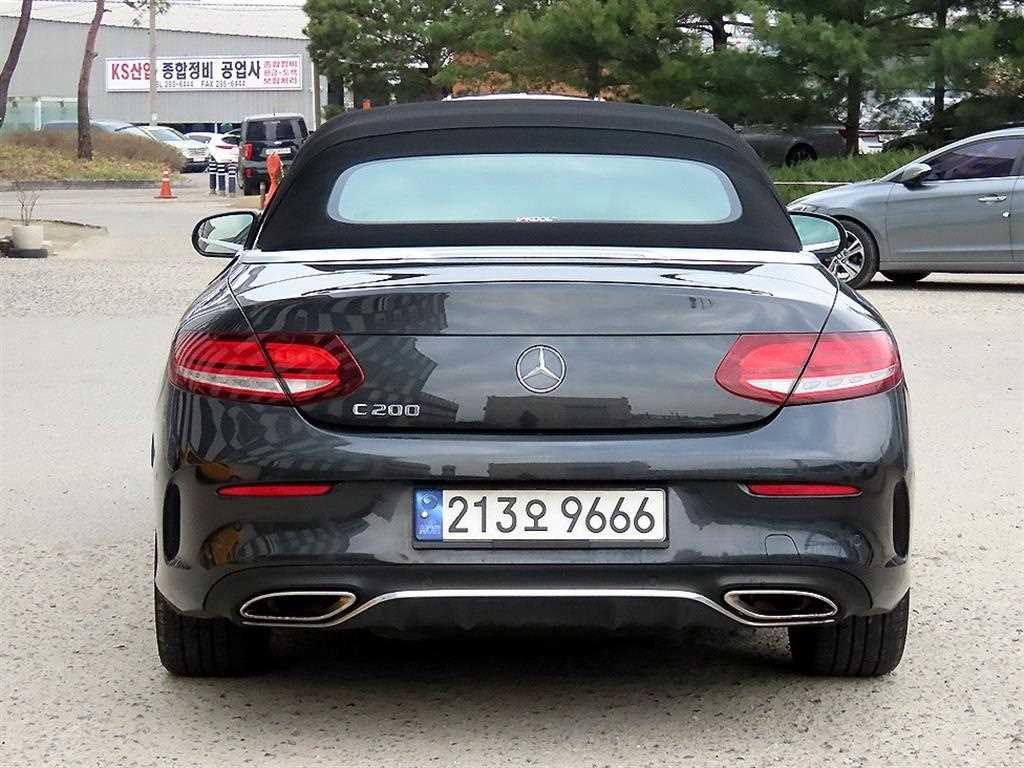 Mercedes Benz C Class - Vista 4