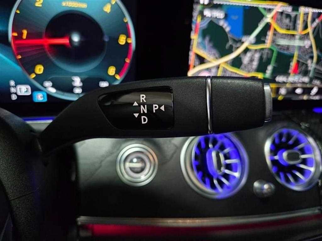 Mercedes Benz E class - Vista 12