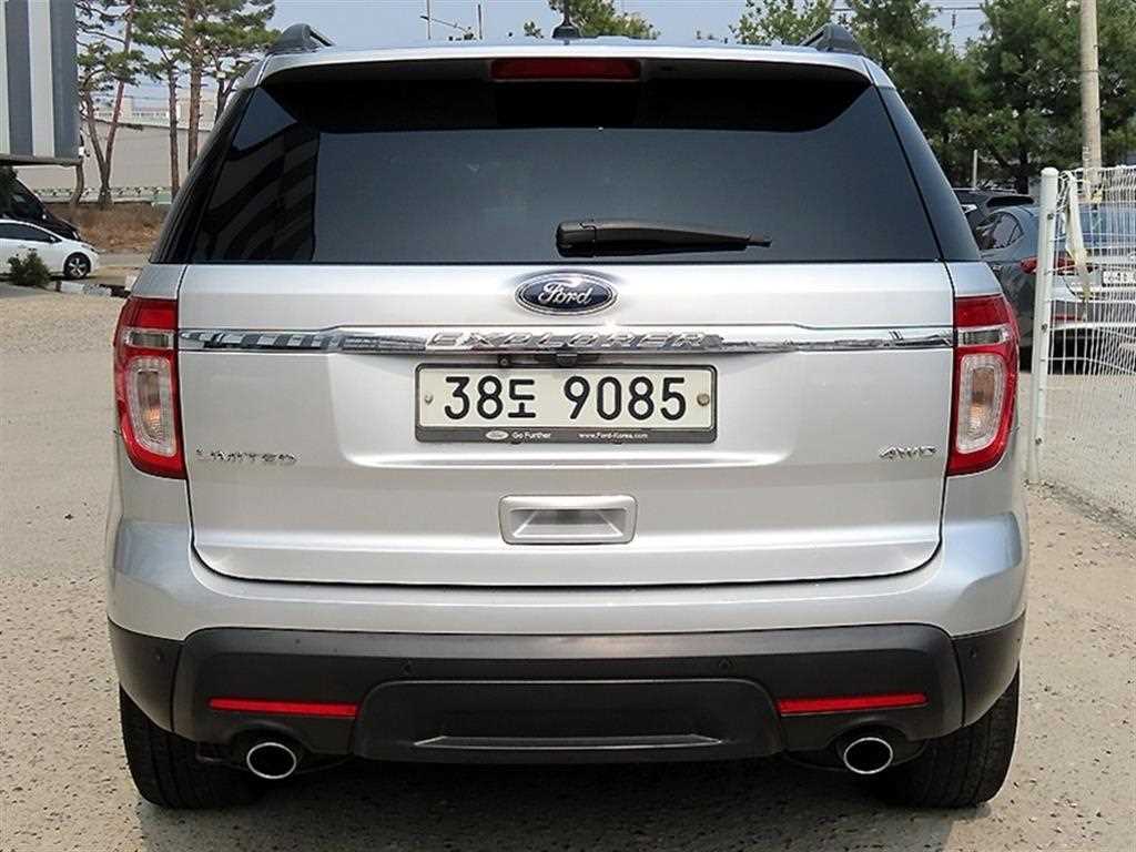 Ford Explorer - Vista 4