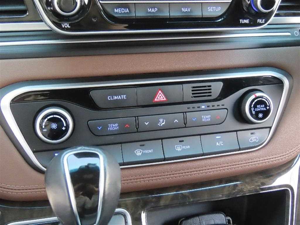 HYUNDAI Starex - Vista 7