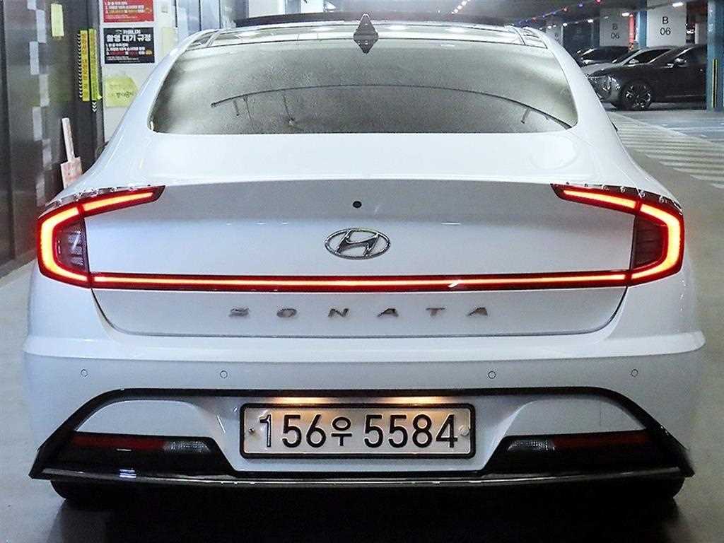 HYUNDAI Sonata - Vista 5