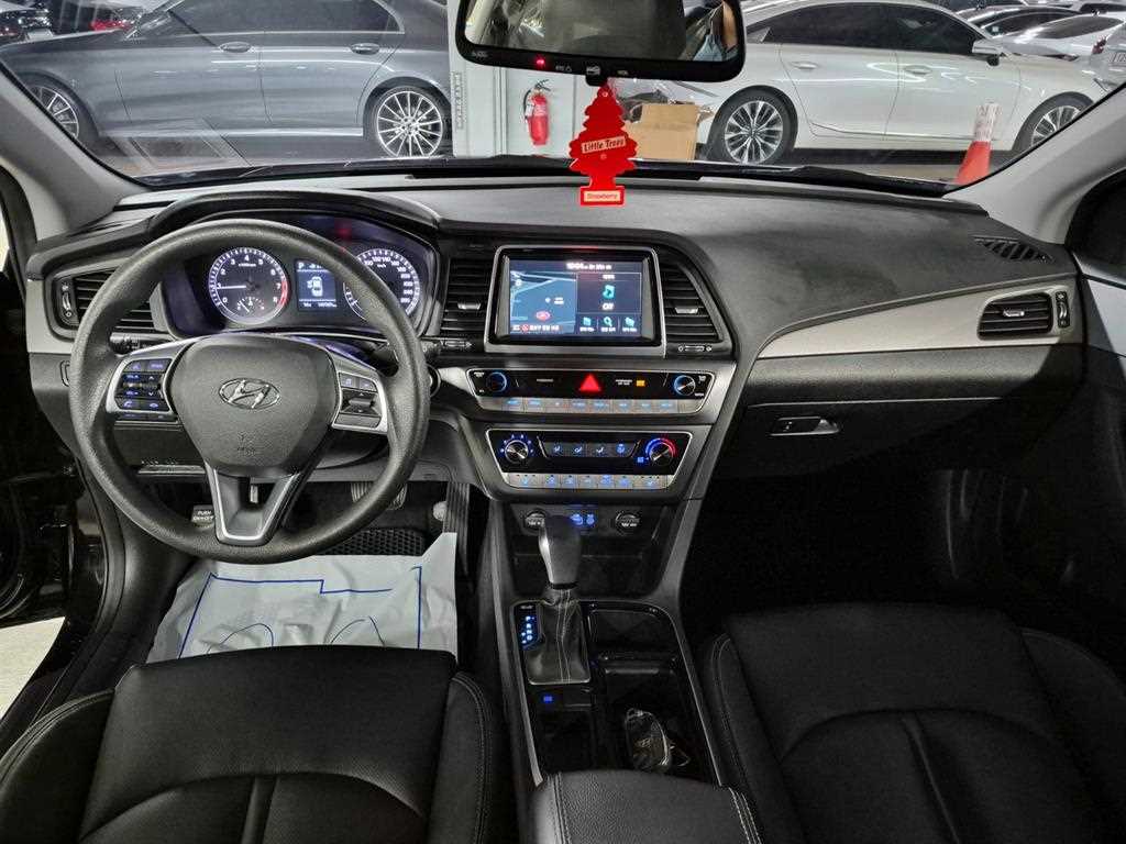 HYUNDAI Sonata - Vista 7