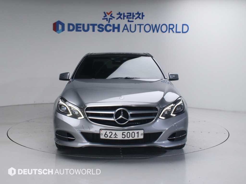 Mercedes Benz E class - Vista 3