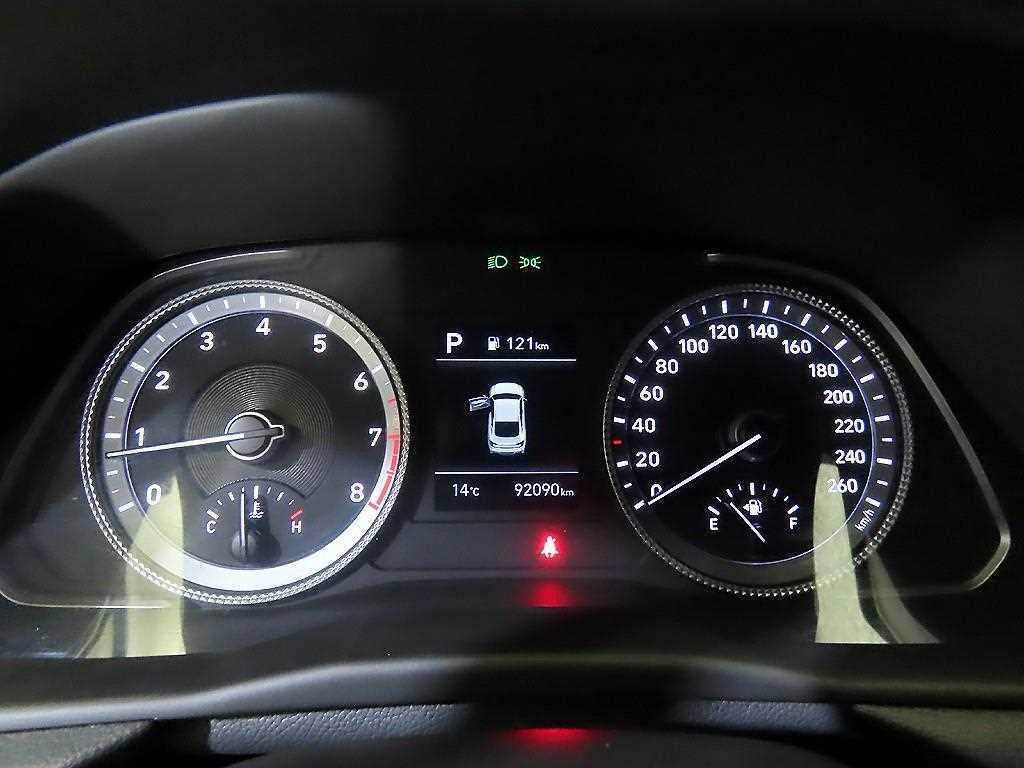 HYUNDAI Sonata - Vista 9