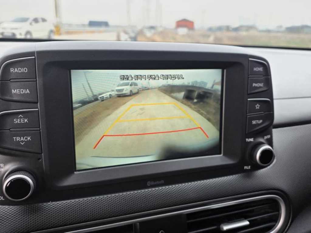 HYUNDAI Kona - Vista 11