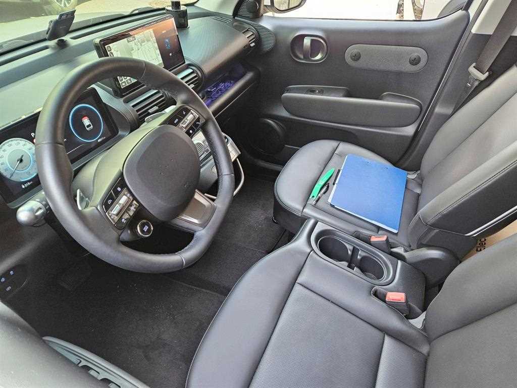 HYUNDAI Casper - Vista 8