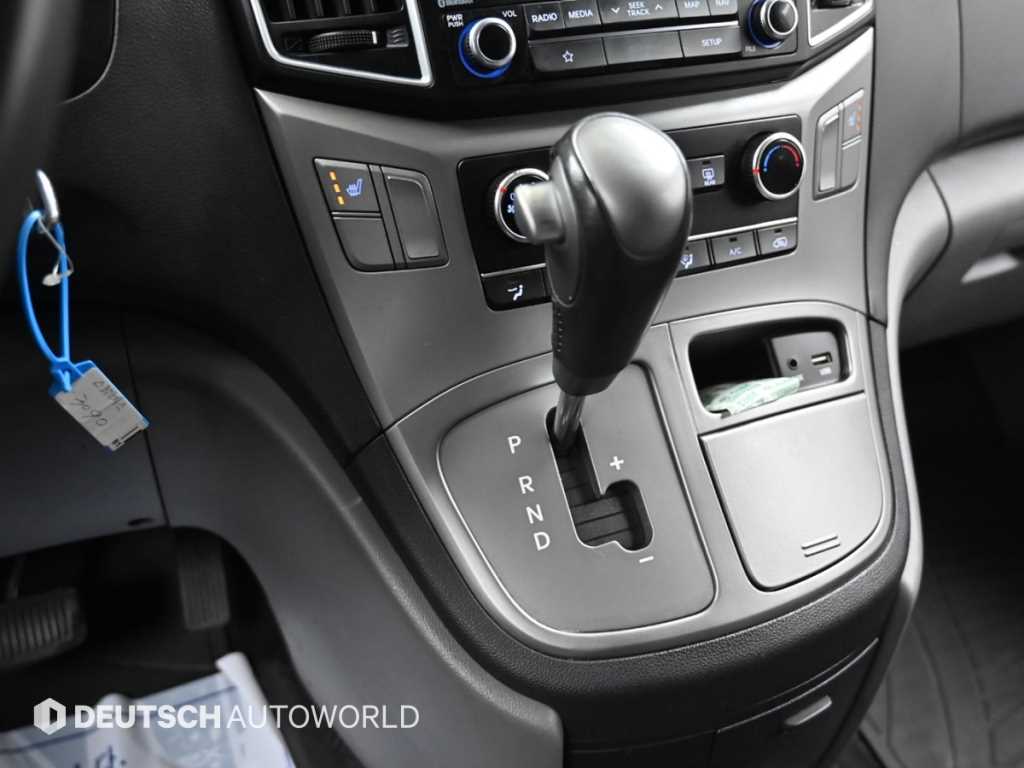 HYUNDAI Starex - Vista 9