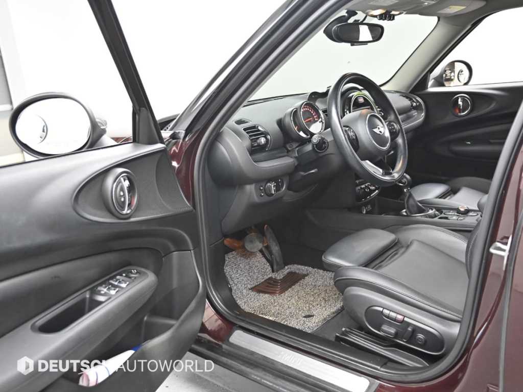 Mini Clubman - Vista 11