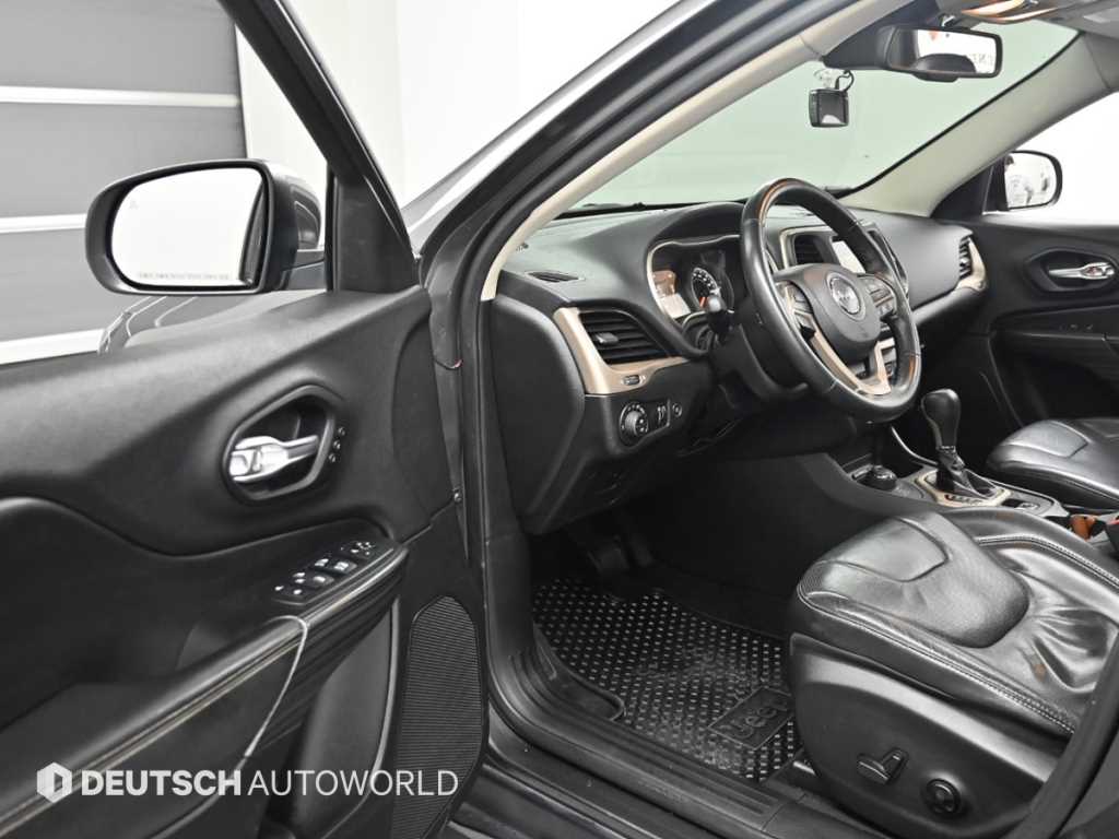 Jeep Cherokee - Vista 11