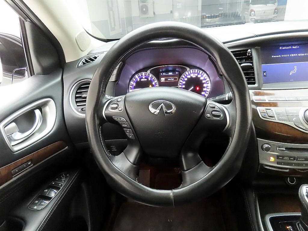 Infiniti QX - Vista 7